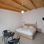 Brian's Hotel