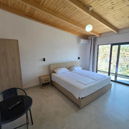 Brian's * Sarandë