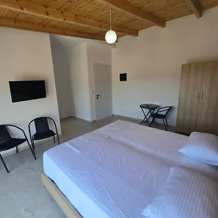 Hotel Brian's *