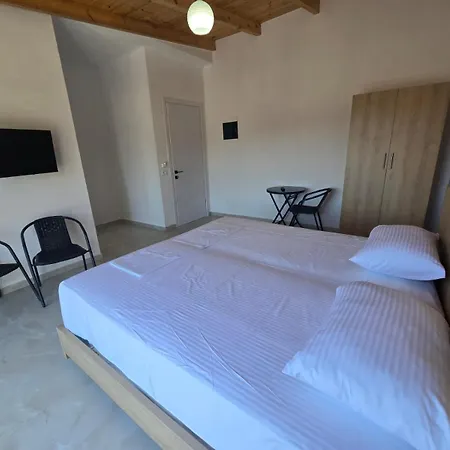 Brian's Hotel Sarande