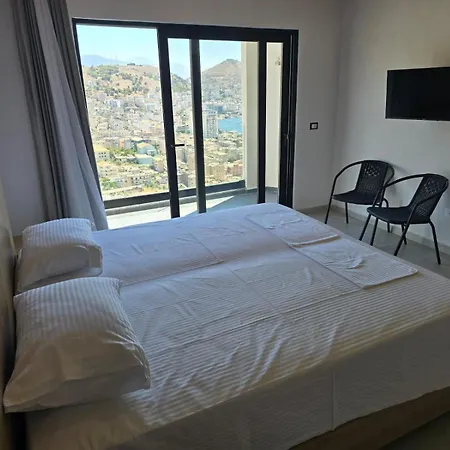 Brian's * Sarandë