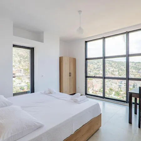 Brian's Hotell Sarandë