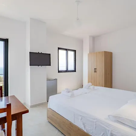 Brian's * Sarandë
